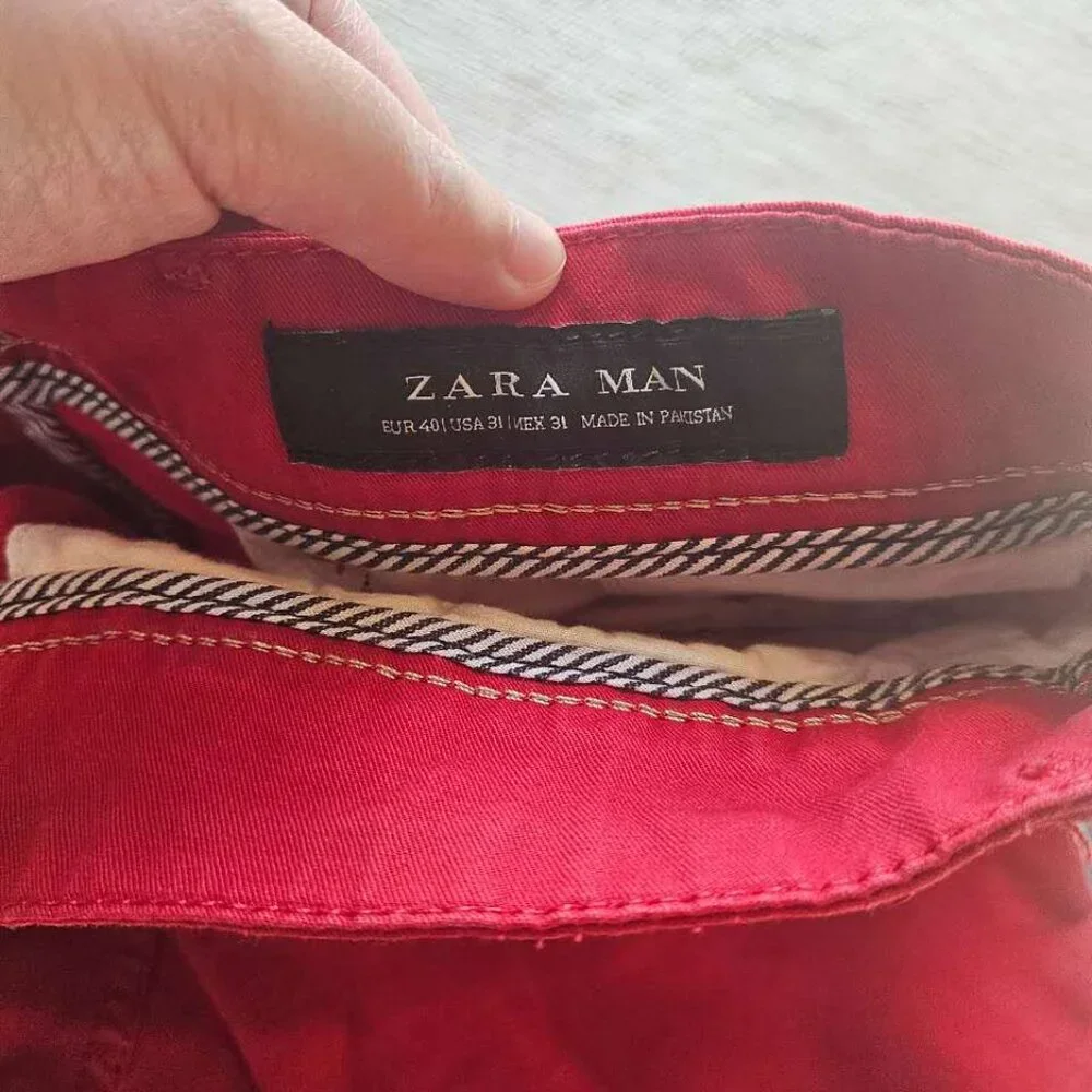 ZARA Men’s Casual Red Chino Shorts – Size 31